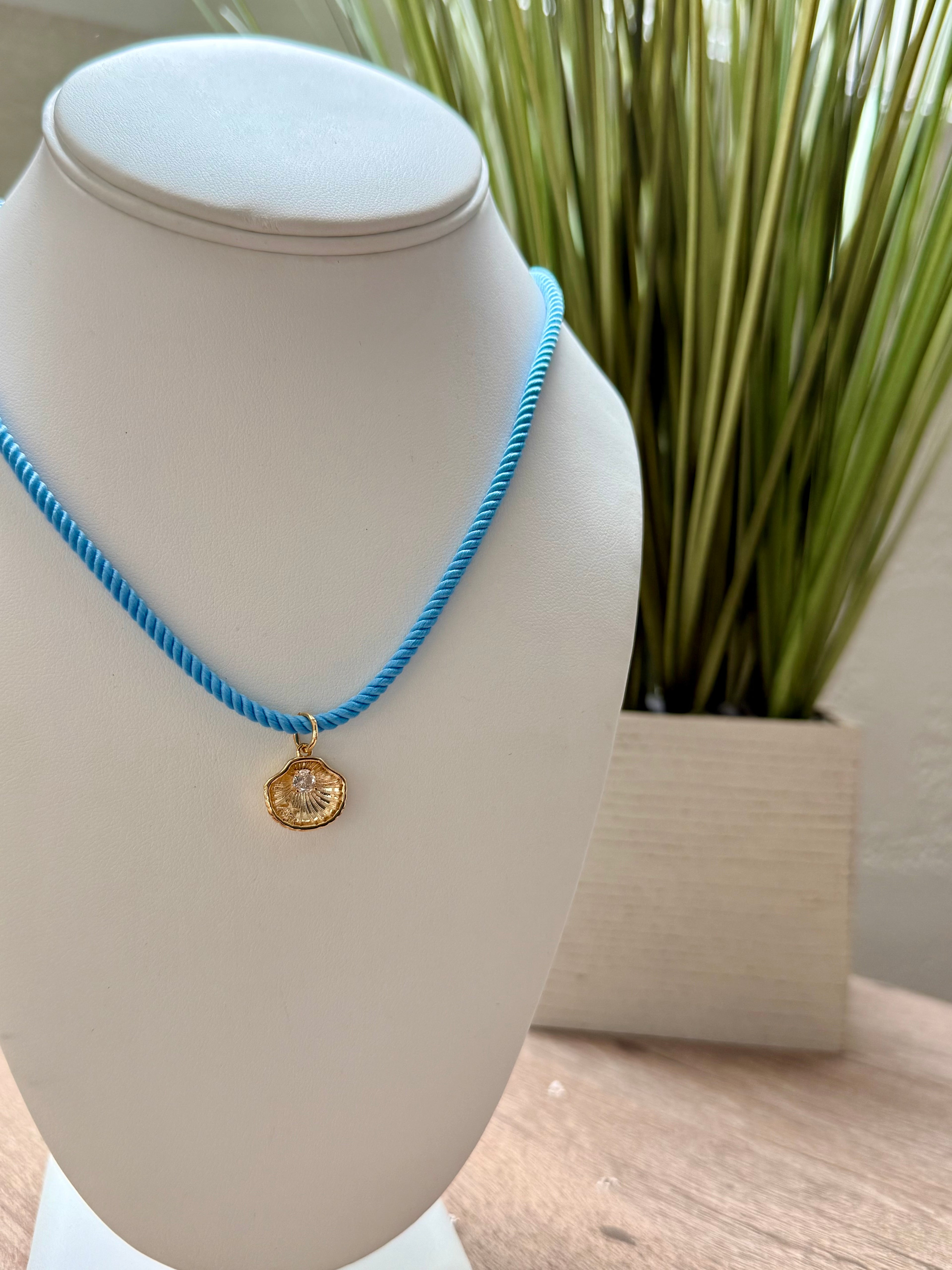 Mini Shell Necklace-Blue