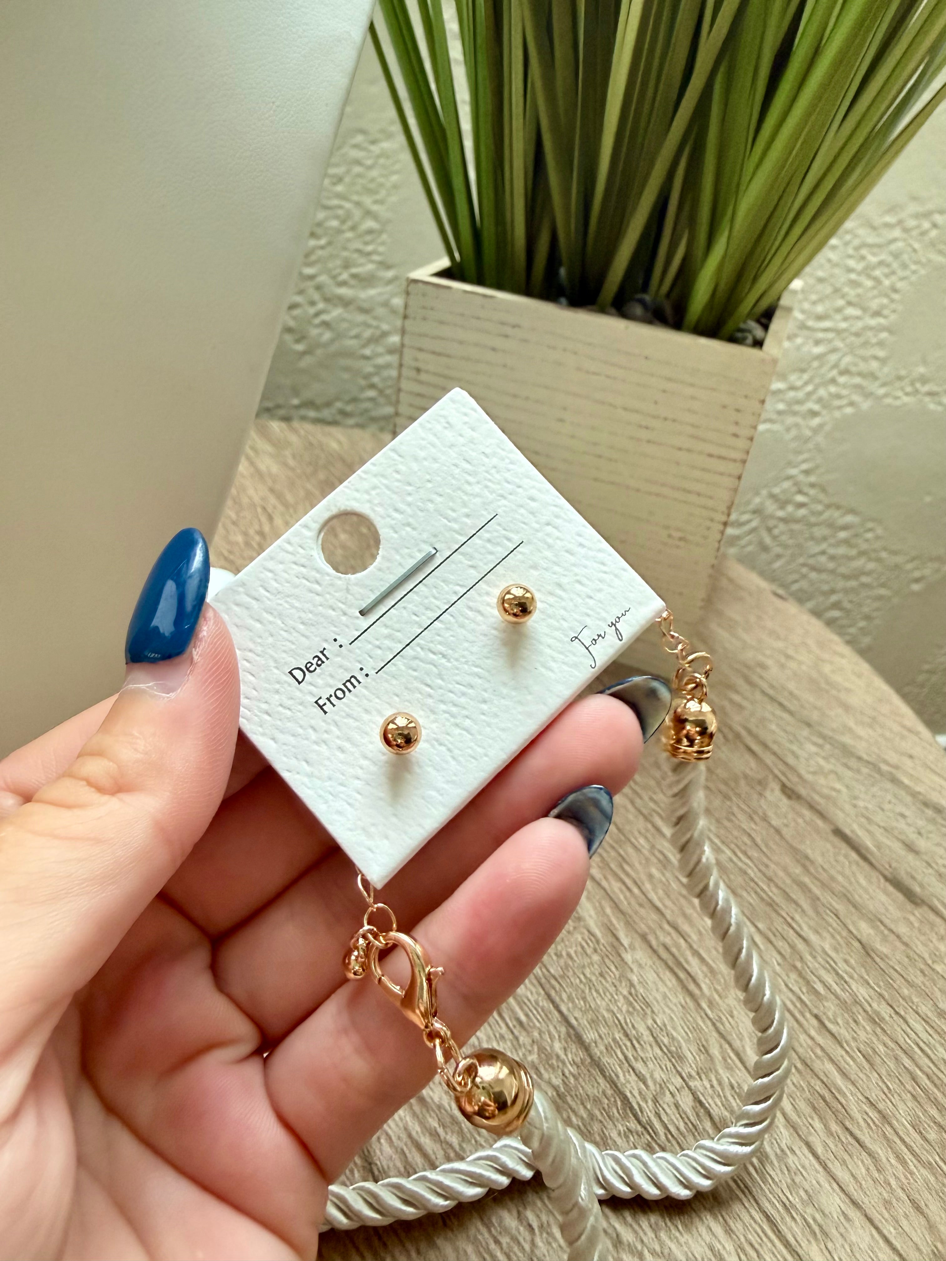Starfish Necklace with gold pearls