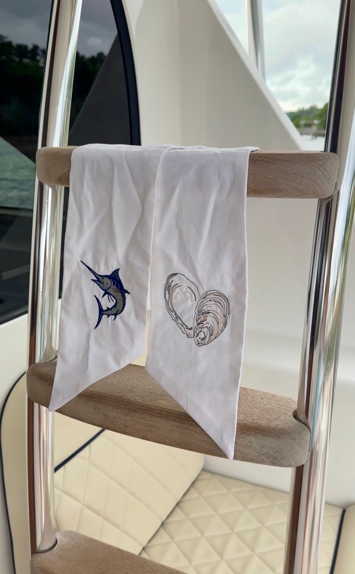 Blue Marlin/Oyster wreath scarf