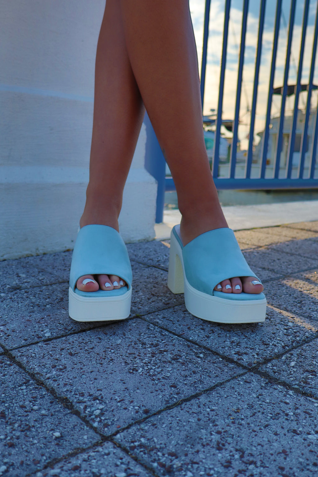 Coastal Cloud Platform Heel